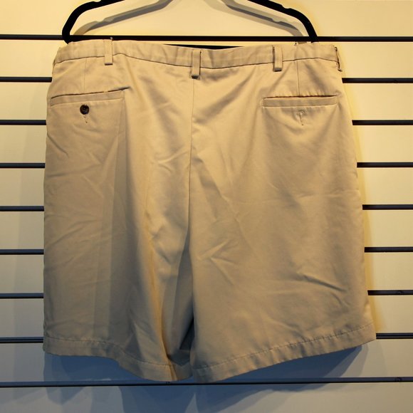 Khaki shorts - Picture 2 of 4